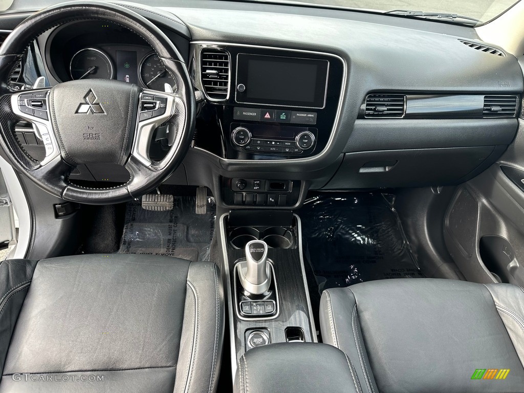 2018 Mitsubishi Outlander SEL S-AWC Plug-In Hybrid Black Dashboard Photo #146631187