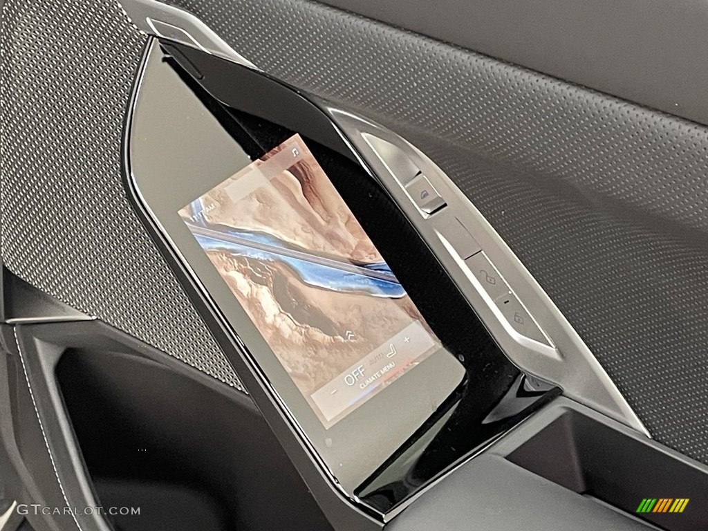 2024 BMW 7 Series 740i Sedan Door Panel Photos