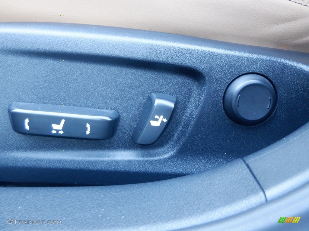 2015 Lexus IS 250 AWD Front Seat Photos