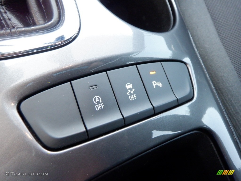 2019 Chevrolet Cruze LT Hatchback Controls Photo #146632084