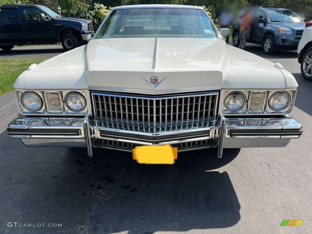 Cotillion White 1973 Cadillac DeVille Coupe Exterior Photo #146632189