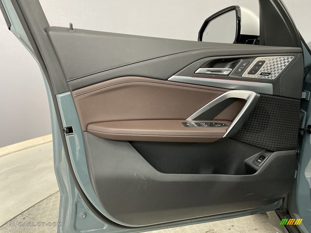 2023 BMW X1 xDrive28i Mocha Door Panel Photo #146632255