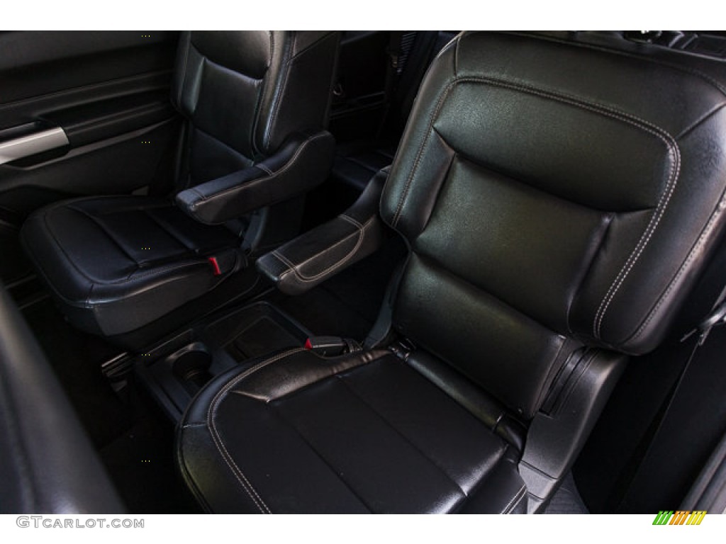 2021 Ford Explorer XLT Rear Seat Photo #146632777