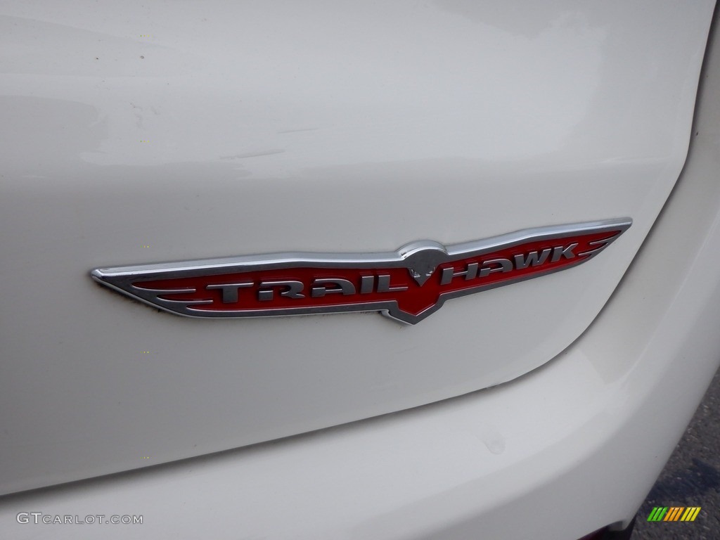 2019 Compass Trailhawk 4x4 - White / Black/Ruby photo #11