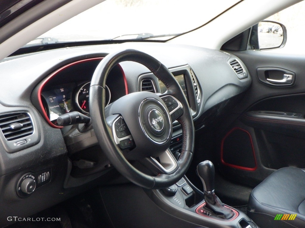 2019 Compass Trailhawk 4x4 - White / Black/Ruby photo #14