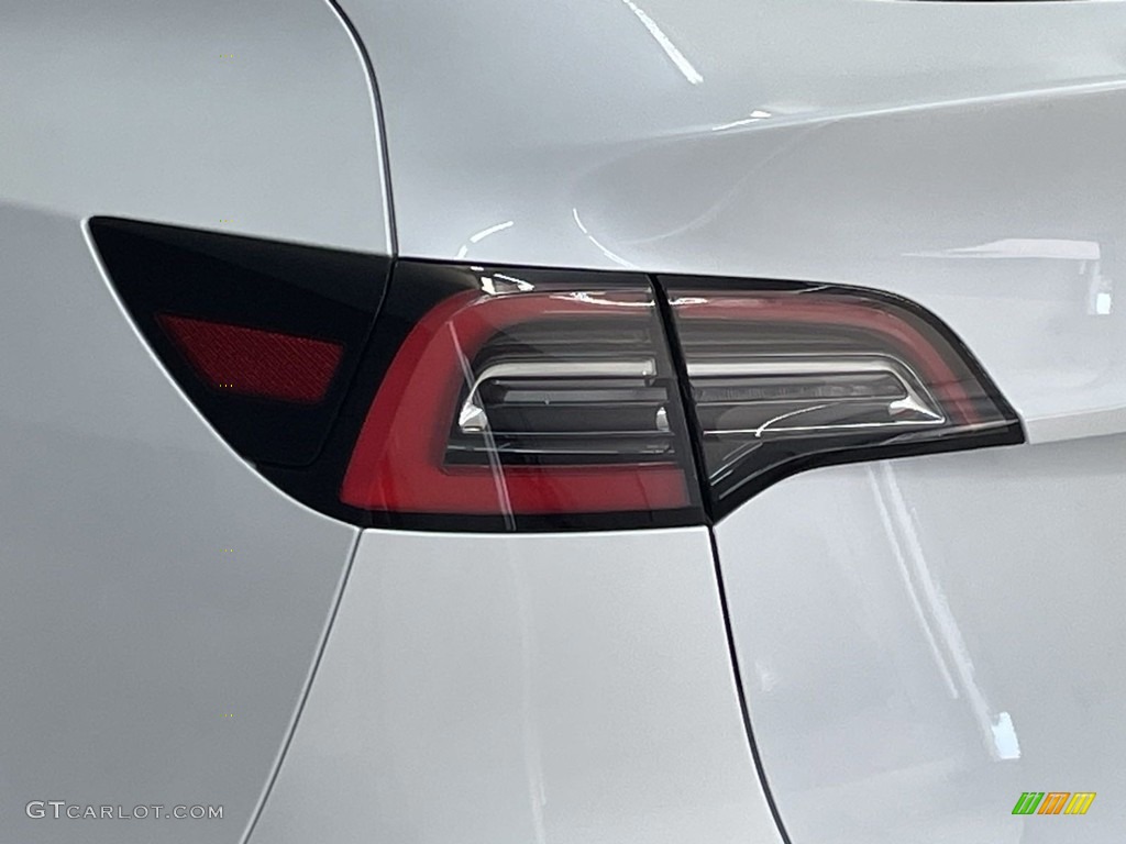 2021 Model Y Long Range AWD - Pearl White Multi-Coat / Black/White photo #9