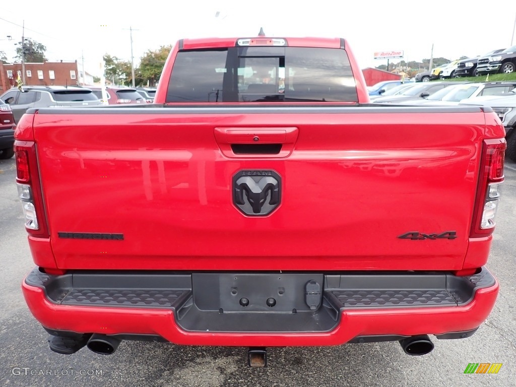 2020 1500 Big Horn Night Edition Crew Cab 4x4 - Flame Red / Black photo #4