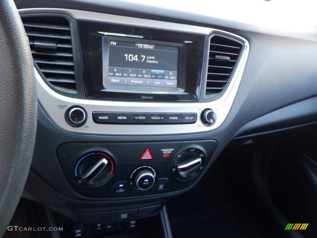 2018 Accent SE - Urban Gray / Black photo #12