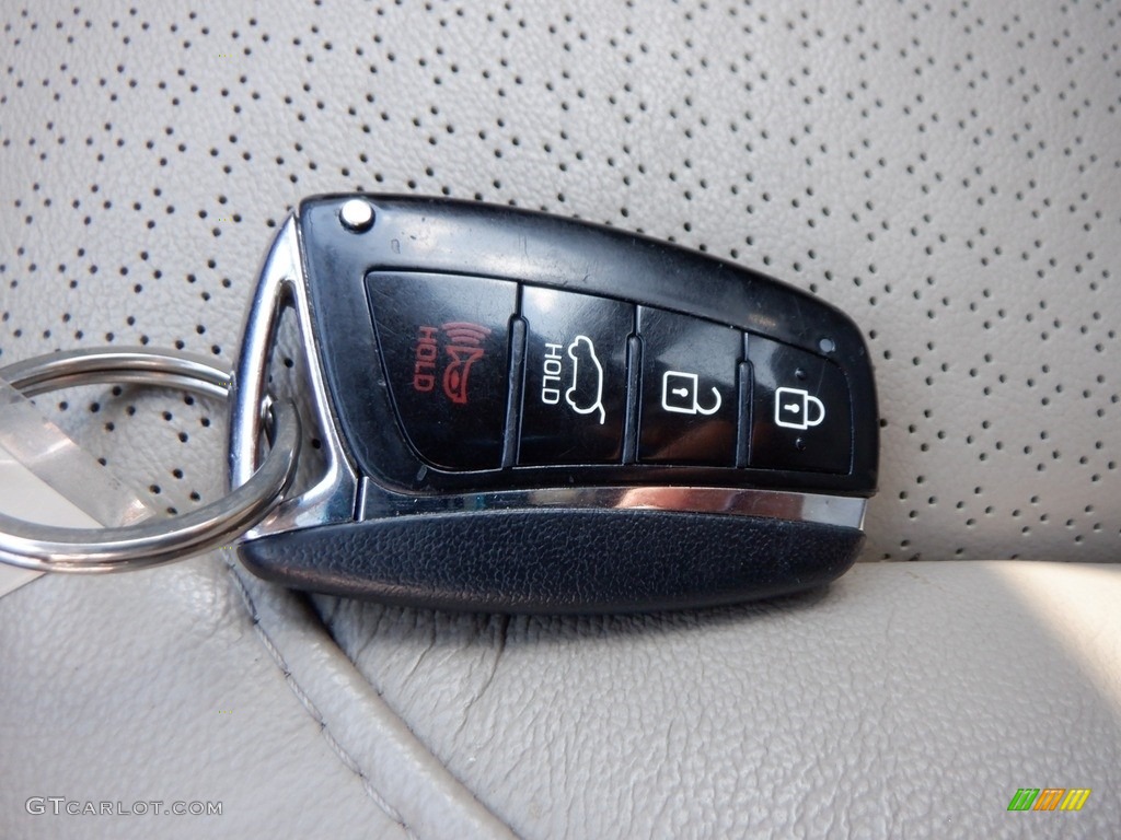 2015 Hyundai Santa Fe Sport 2.0T AWD Keys Photos