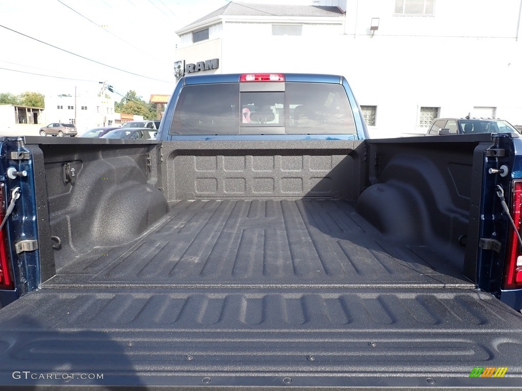2024 2500 Laramie Crew Cab 4x4 - Patriot Blue Pearl / Black photo #5