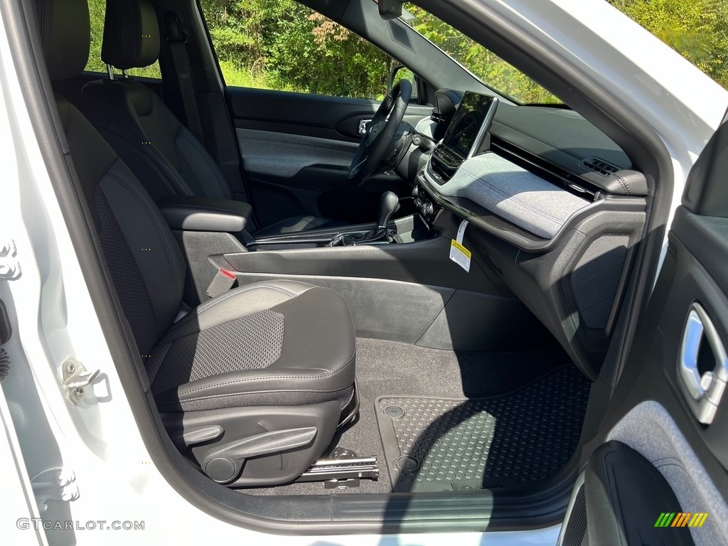 2023 Compass Latitude 4x4 - Bright White / Black photo #17