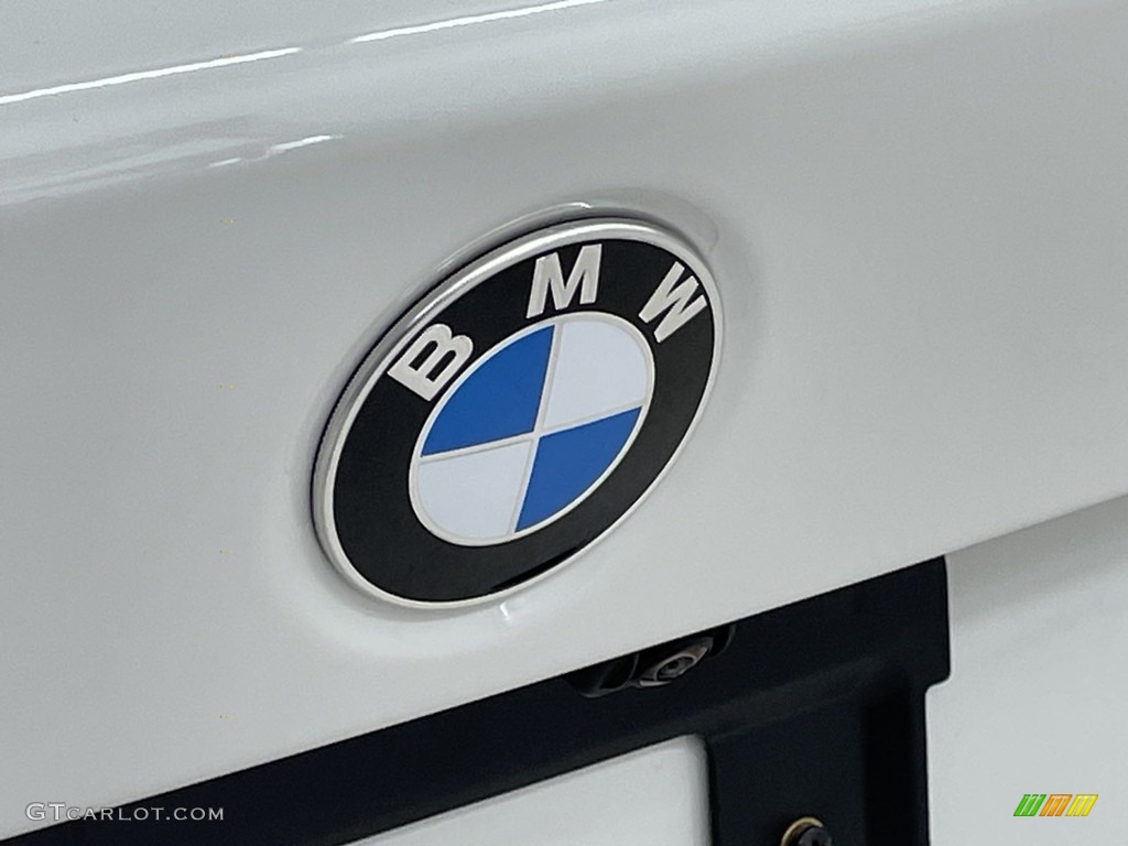 2024 BMW 3 Series 330i Sedan Marks and Logos Photo #146639944