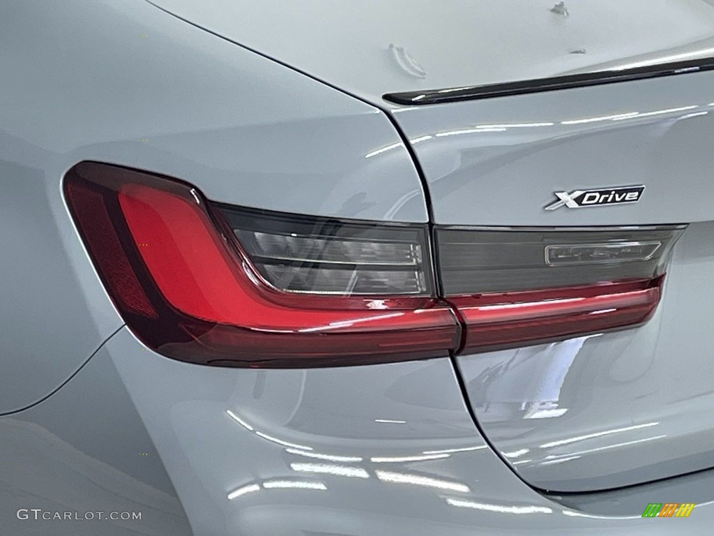 2024 BMW 3 Series 330i xDrive Sedan Marks and Logos Photo #146640490