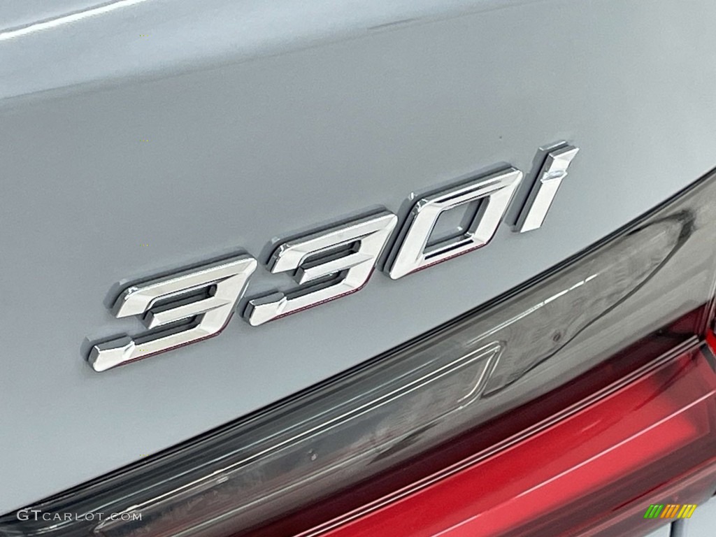 2024 BMW 3 Series 330i xDrive Sedan Marks and Logos Photo #146640535