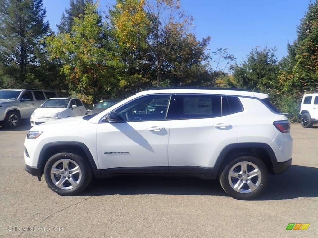 2023 Compass Latitude 4x4 - Bright White / Black photo #2