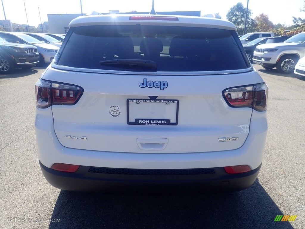 2023 Compass Latitude 4x4 - Bright White / Black photo #4