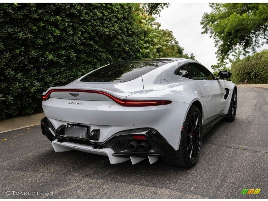Clubsport White 2019 Aston Martin Vantage Coupe Exterior Photo #146647976
