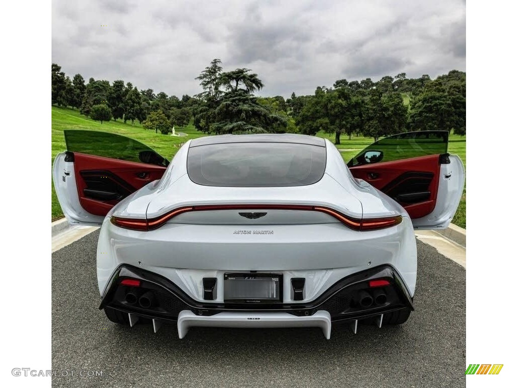 Clubsport White 2019 Aston Martin Vantage Coupe Exterior Photo #146647994