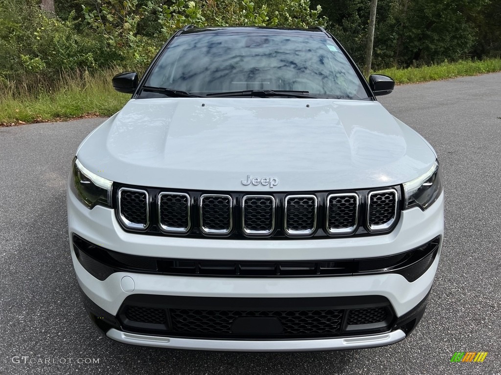 2024 Compass Limited 4x4 - Bright White / Black photo #3