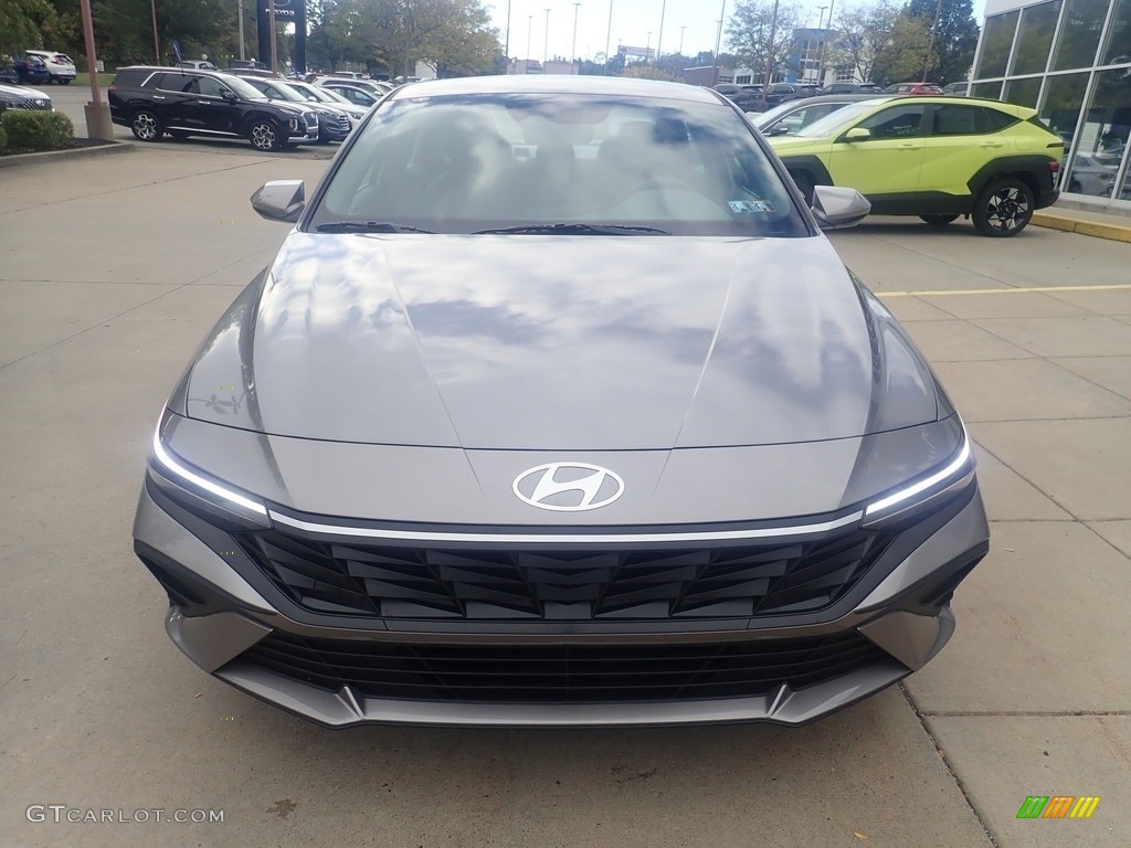 2024 Elantra SE - Fluid Metal / Gray photo #7