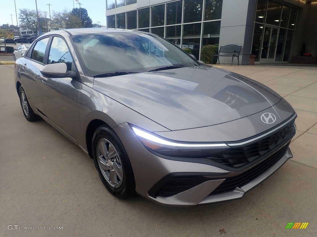 2024 Elantra SE - Fluid Metal / Gray photo #8