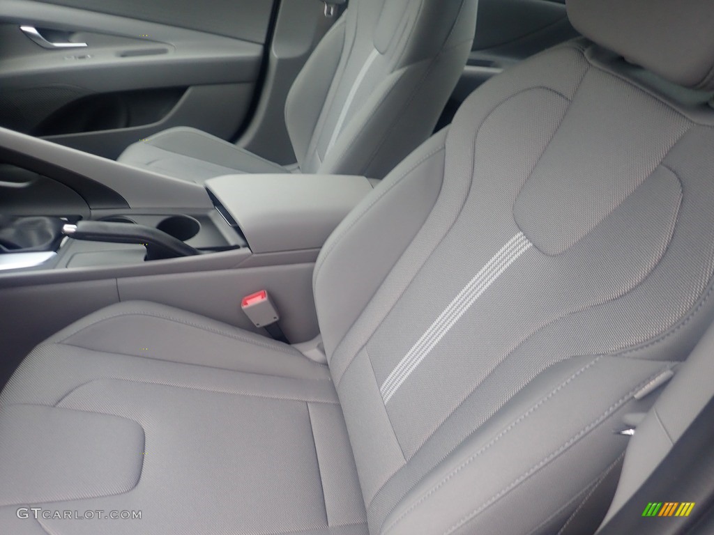 2024 Elantra SE - Fluid Metal / Gray photo #10