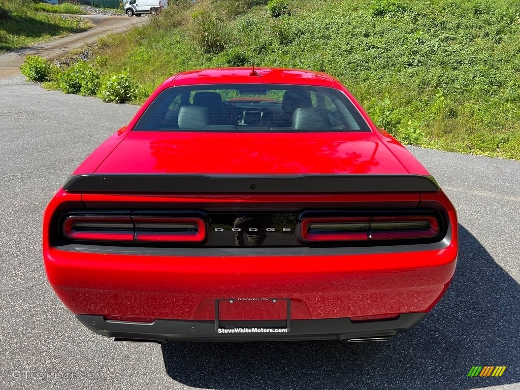 2023 Challenger R/T Plus - Torred / Black photo #7