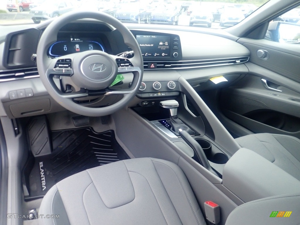 Gray Interior 2024 Hyundai Elantra SE Photo #146651403