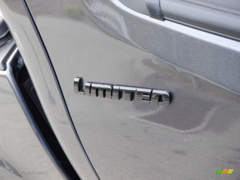 2023 Toyota Tacoma Limited Double Cab 4x4 Marks and Logos Photos