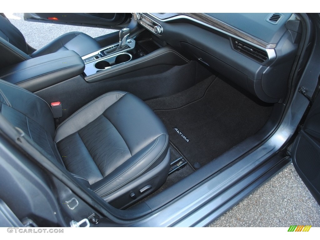 Charcoal Interior 2020 Nissan Altima SL AWD Photo #146654516
