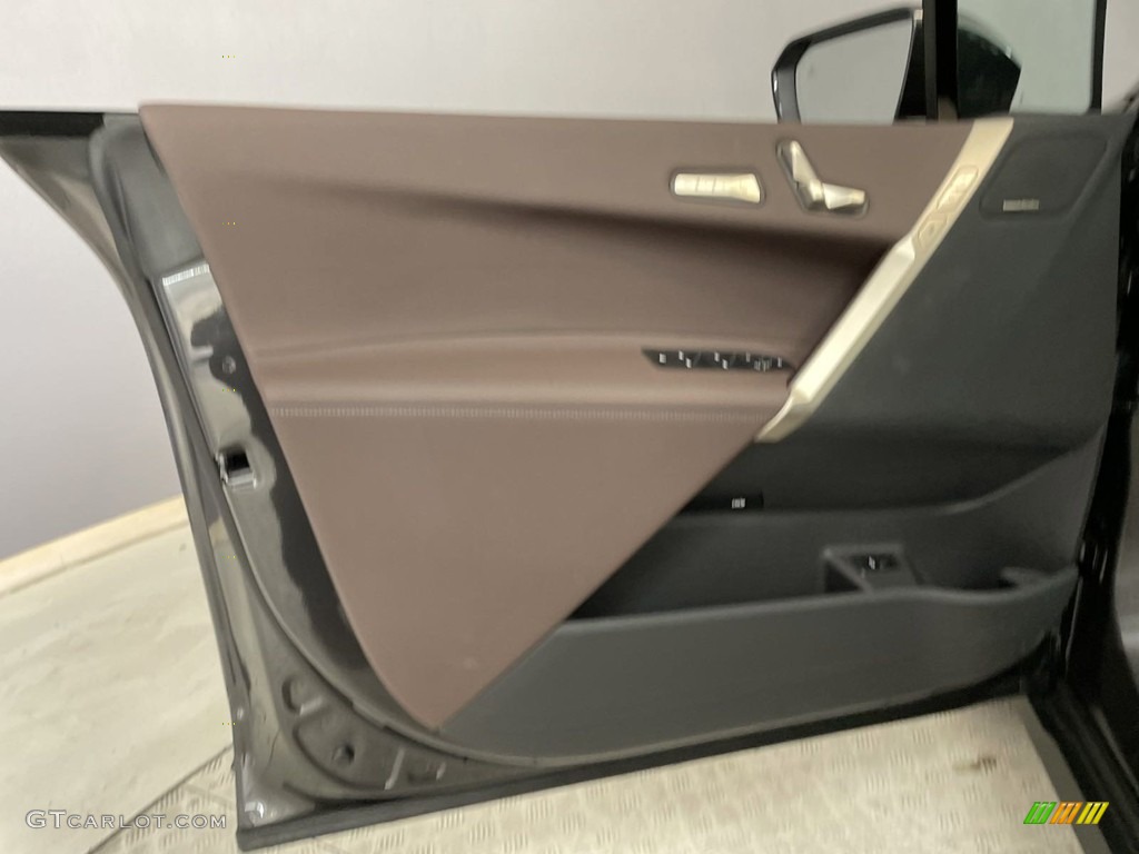 2024 BMW iX xDrive50 Door Panel Photos