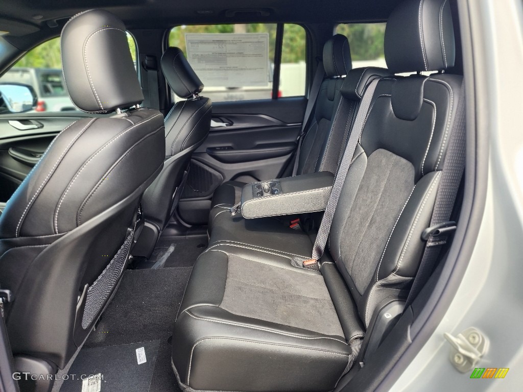 2023 Jeep Grand Cherokee Altitude 4x4 Rear Seat Photo #146655863