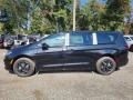 2023 Brilliant Black Crystal Pearl Chrysler Pacifica Hybrid Touring L  photo #3