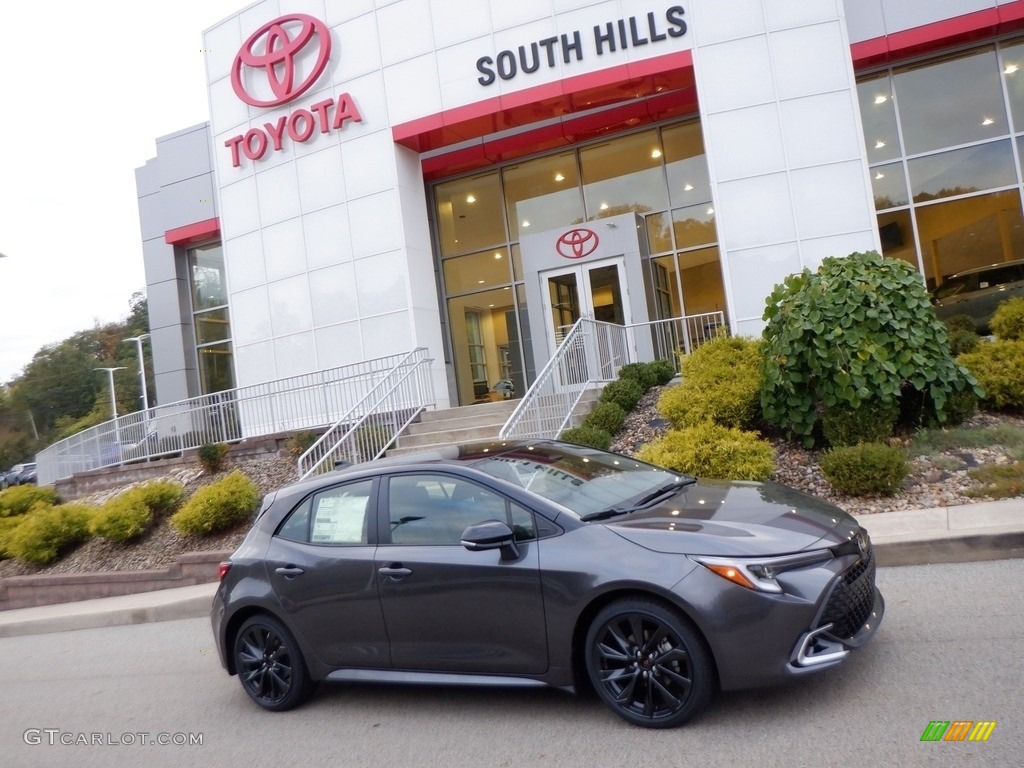 2024 Corolla Hatchback XSE - Magnetic Gray Metallic / Moonstone photo #2