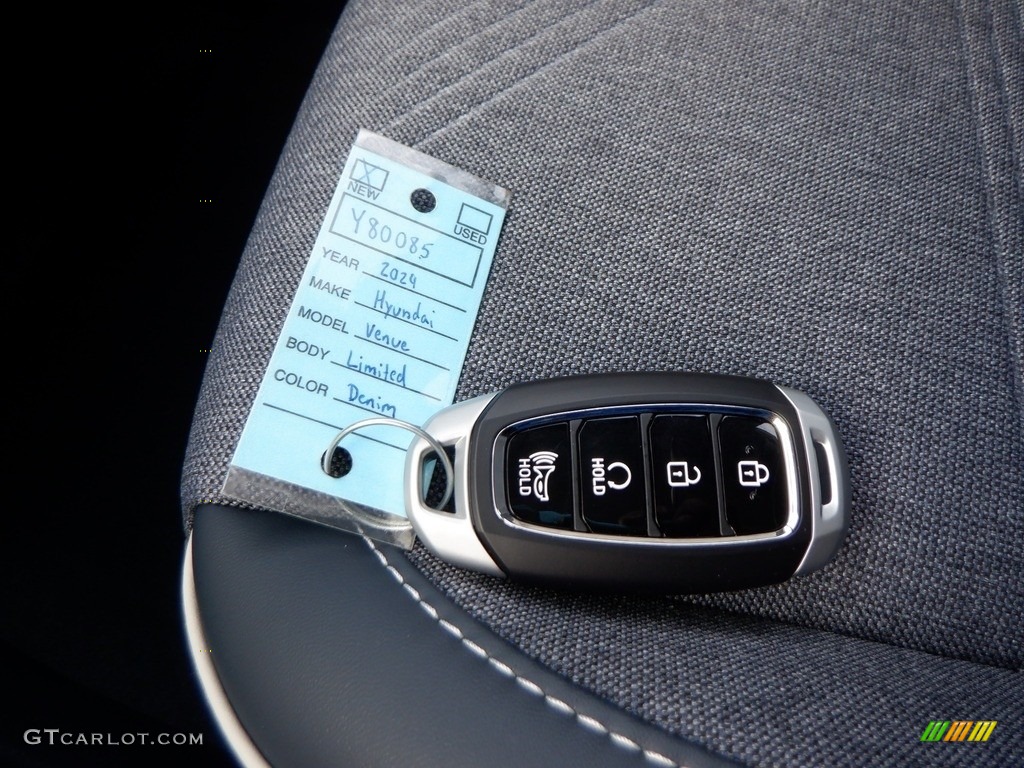 2024 Hyundai Venue SEL Keys Photos