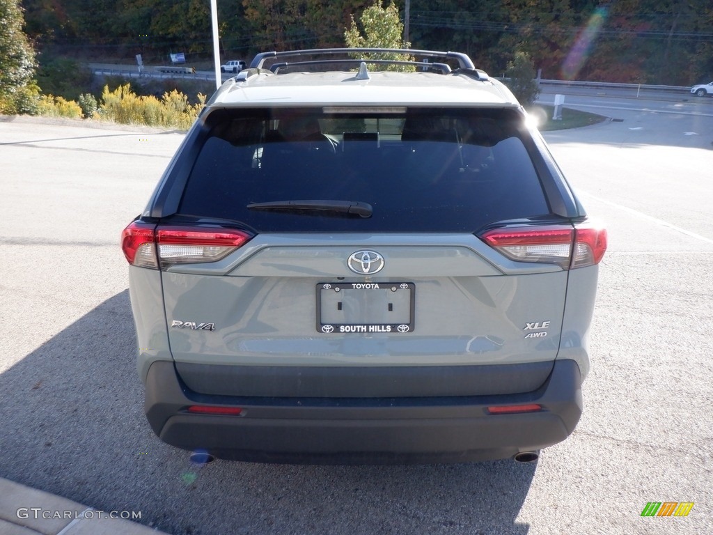 2021 RAV4 XLE AWD - Lunar Rock / Black photo #9