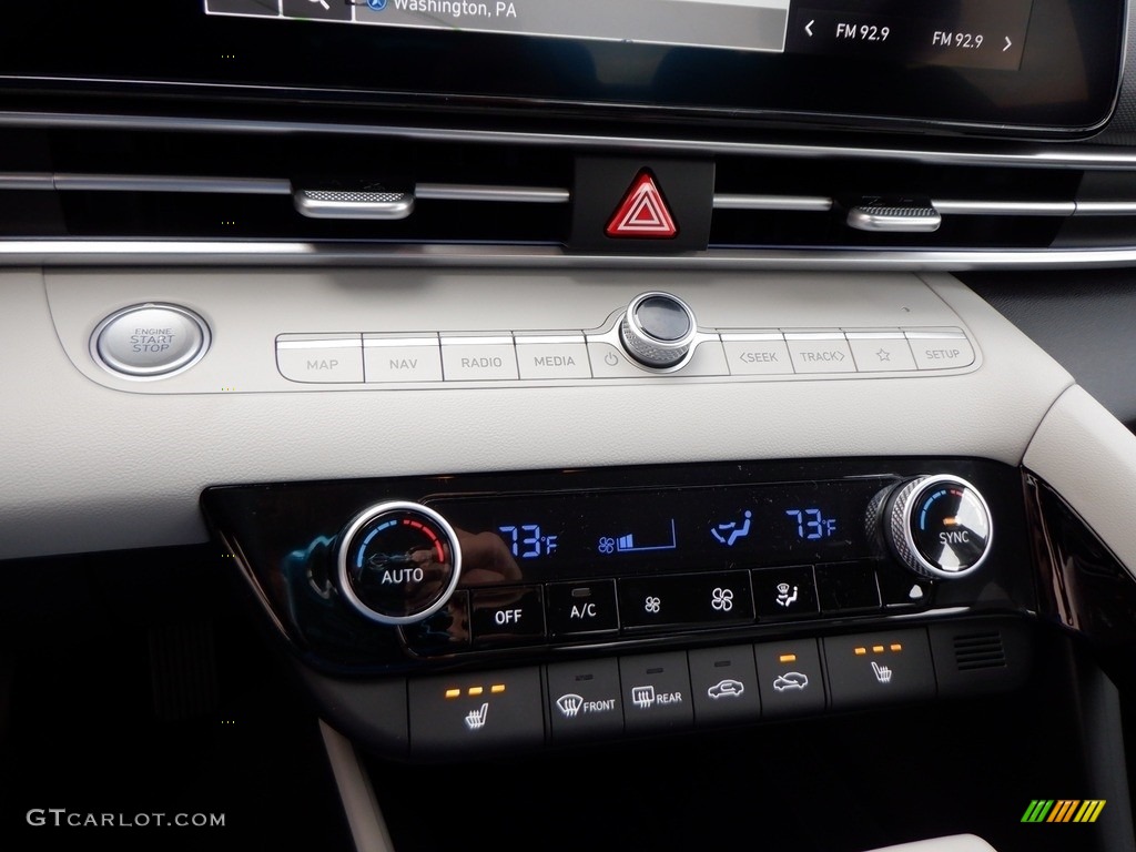 2024 Hyundai Elantra Limited Controls Photo #146661248