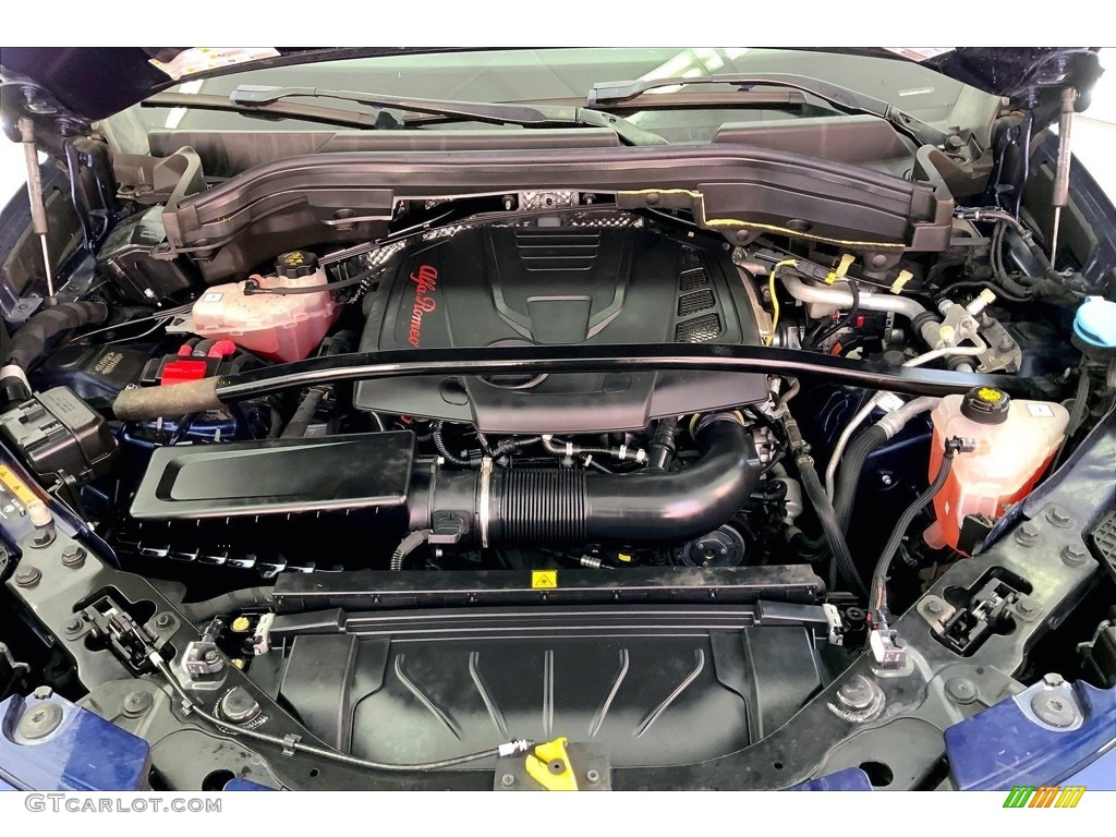 2019 Alfa Romeo Stelvio Ti Lusso AWD Engine Photos