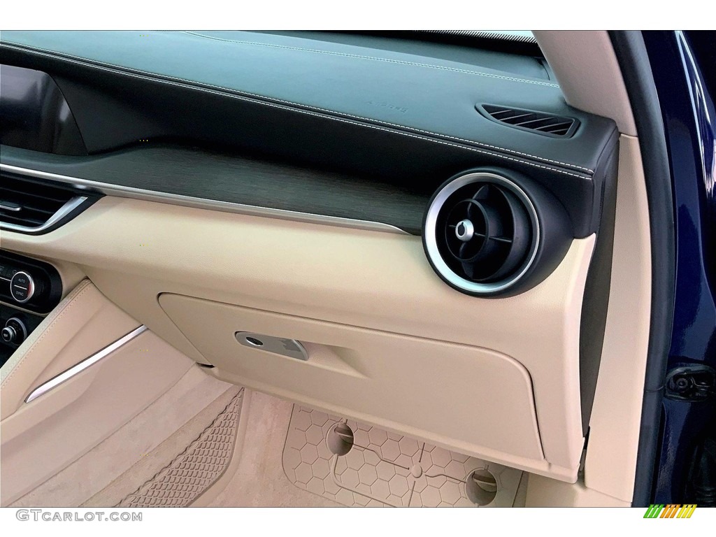 2019 Alfa Romeo Stelvio Ti Lusso AWD Dashboard Photos