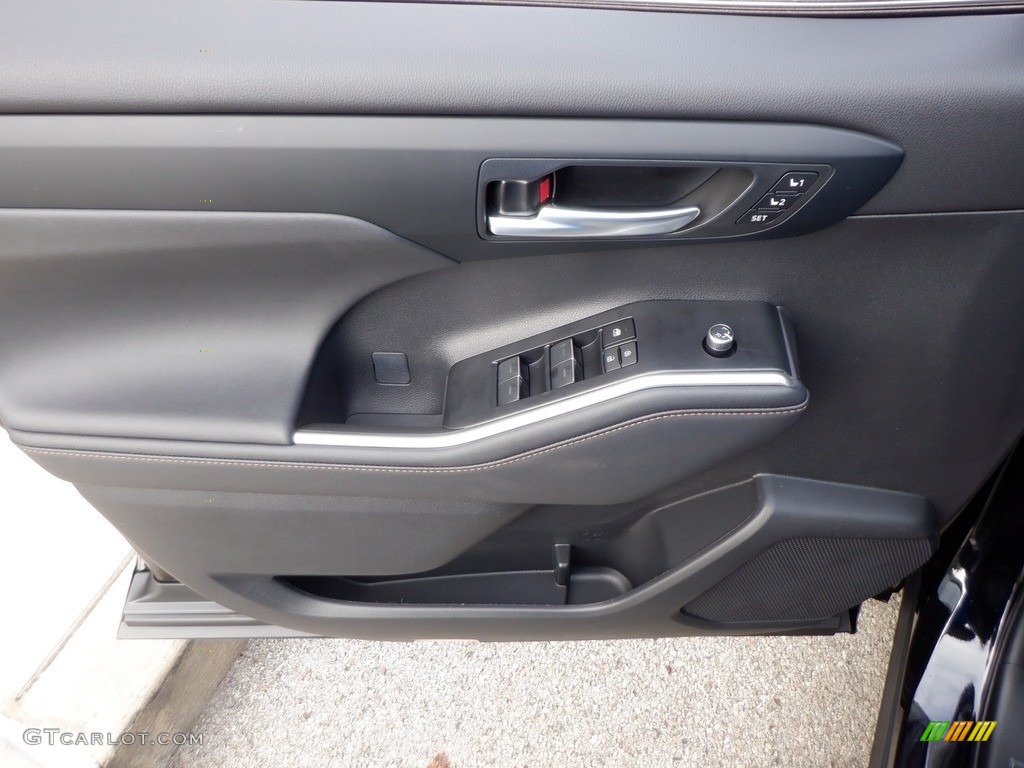 2023 Toyota Highlander Hybrid XLE Bronze Edition AWD Graphite Door Panel Photo #146664005