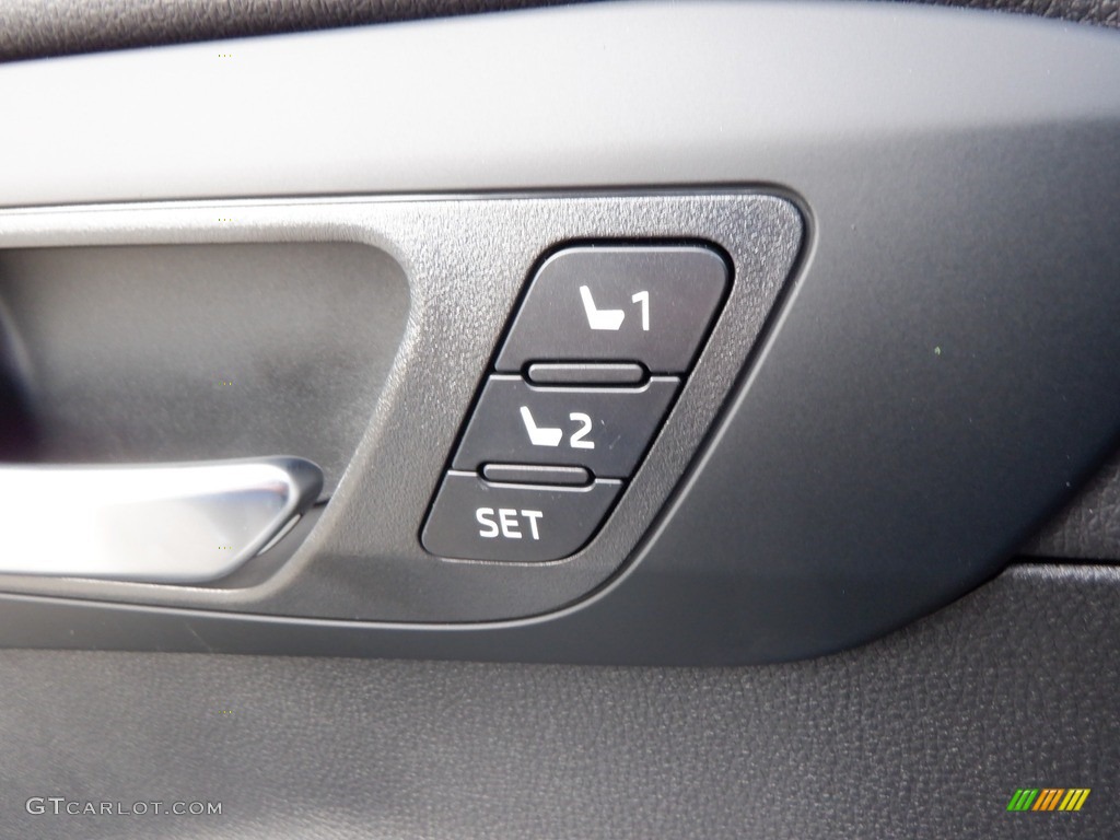 2023 Toyota Highlander Hybrid XLE Bronze Edition AWD Controls Photo #146664008