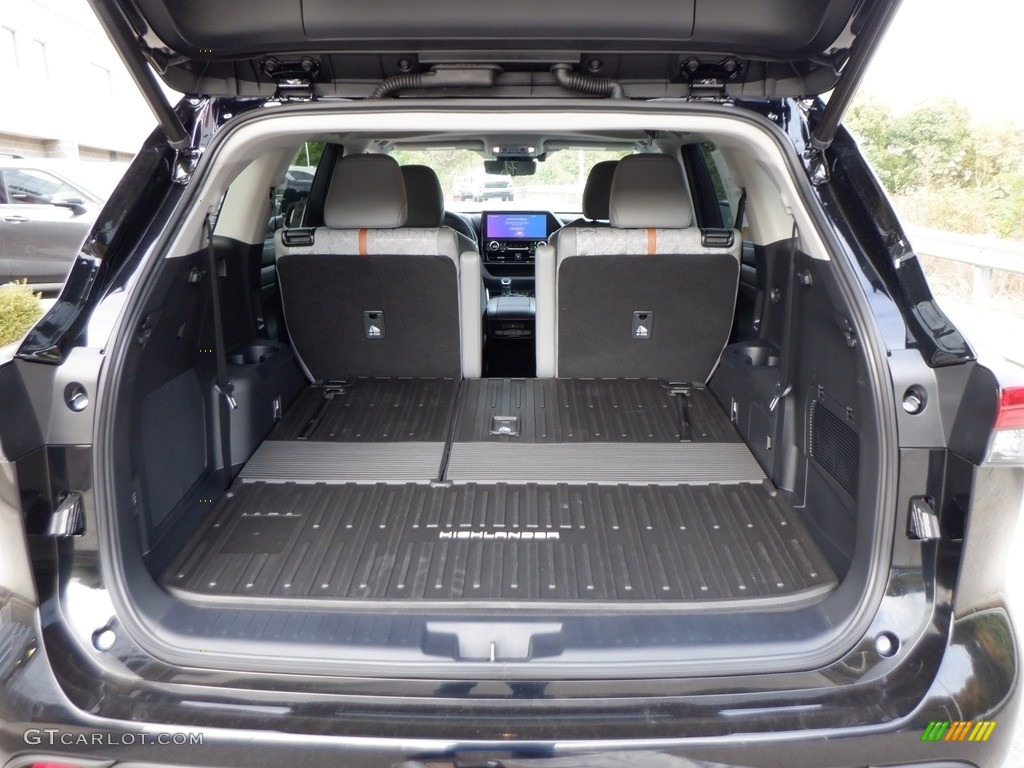 2023 Toyota Highlander Hybrid XLE Bronze Edition AWD Trunk Photo #146664062