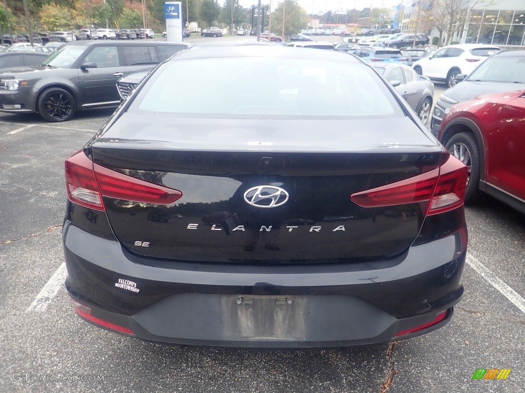 2020 Elantra SE - Phantom Black / Black photo #3