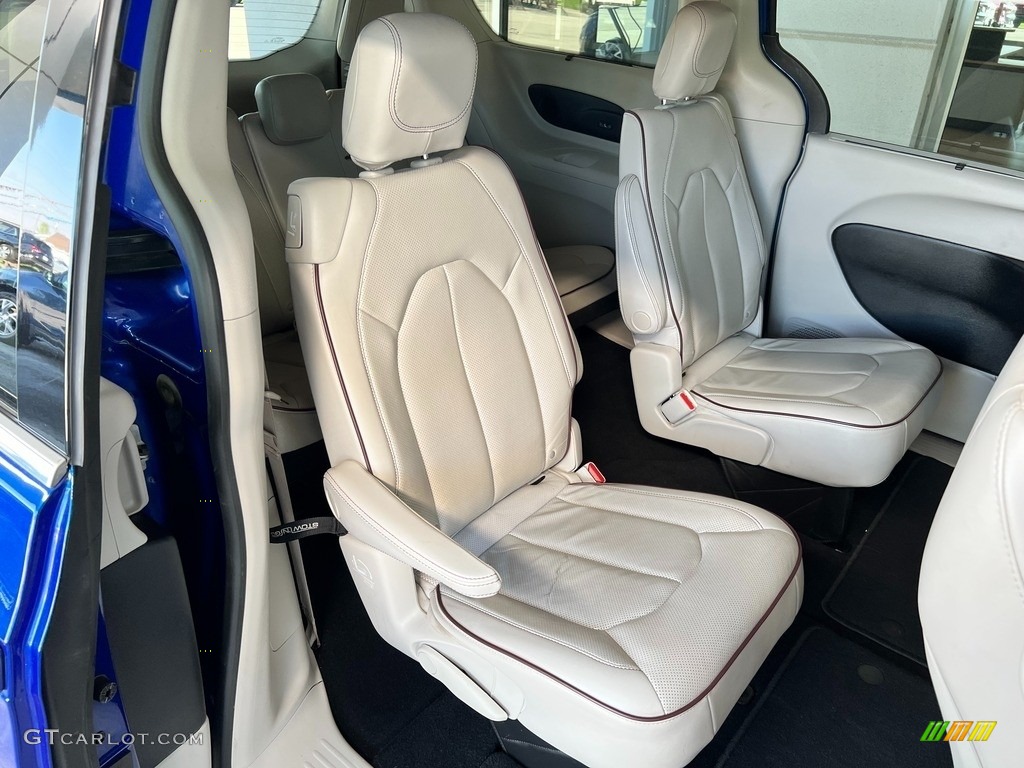 2020 Chrysler Pacifica Limited Rear Seat Photo #146667938