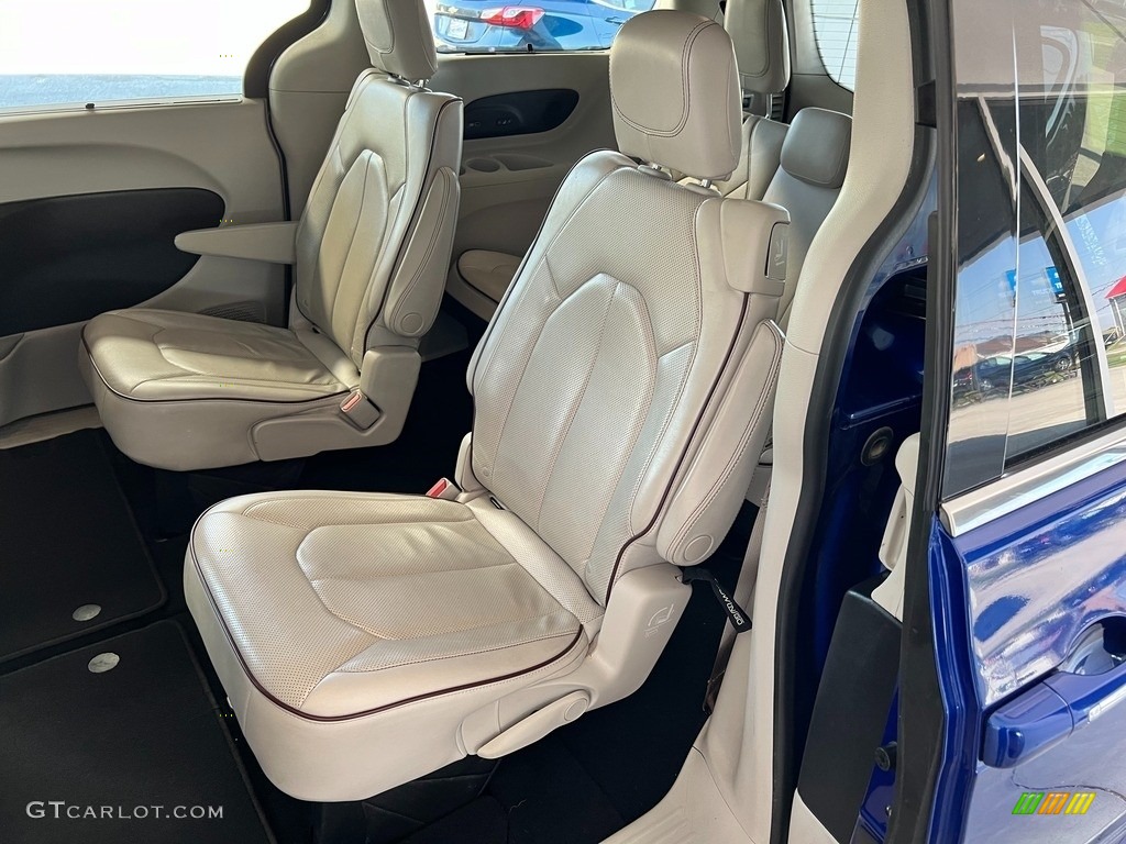 2020 Chrysler Pacifica Limited Rear Seat Photo #146667962