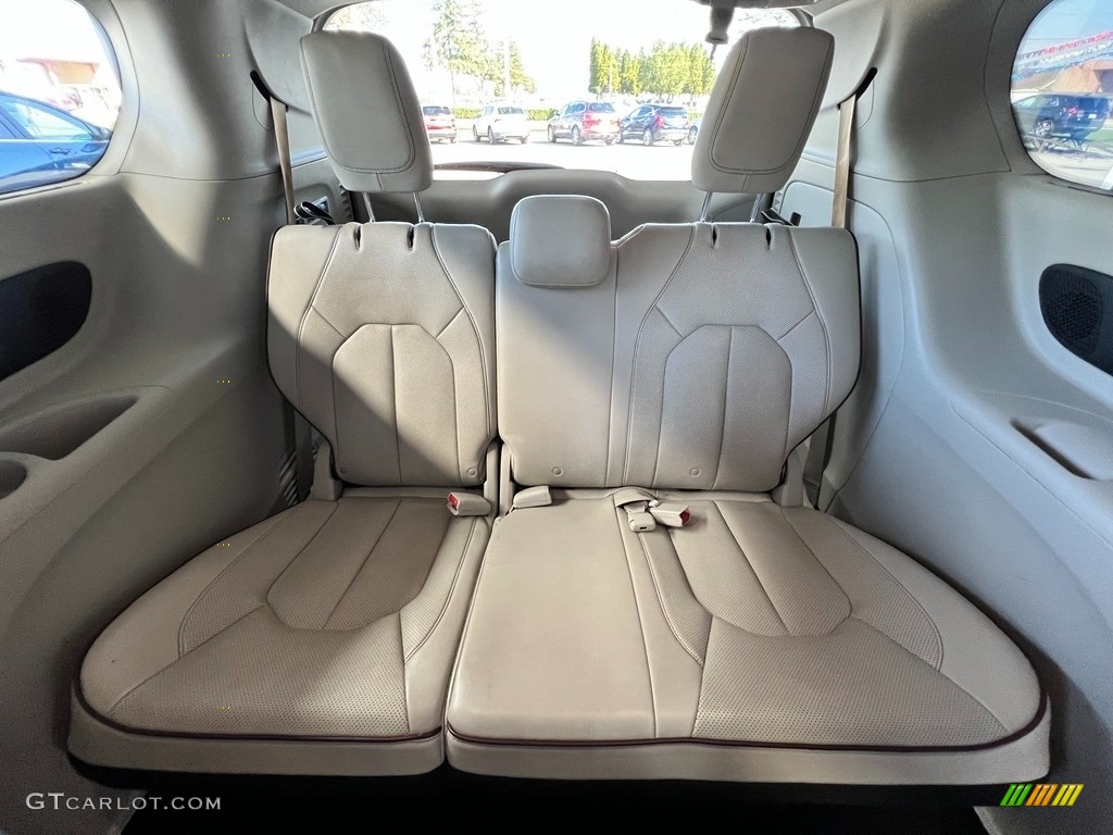 2020 Chrysler Pacifica Limited Rear Seat Photo #146667989