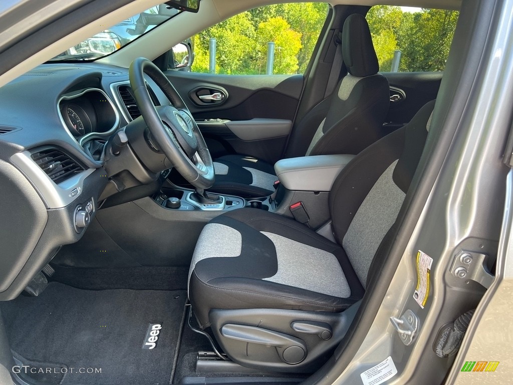 2014 Jeep Cherokee Latitude 4x4 Front Seat Photo #146668433