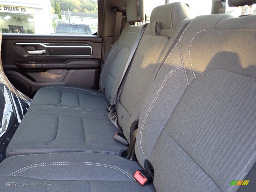 2024 1500 Big Horn Crew Cab 4x4 - Granite Crystal Metallic / Black photo #12