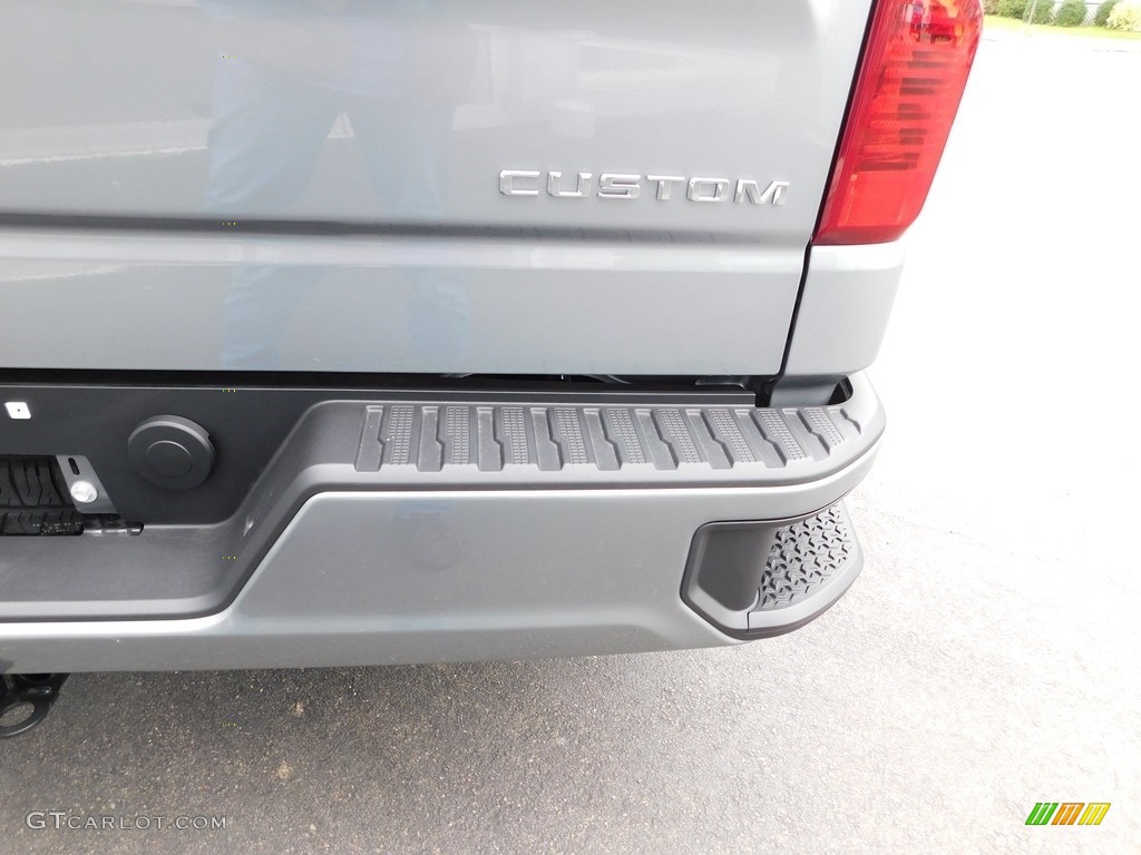 2024 Chevrolet Silverado 1500 Custom Crew Cab 4x4 Marks and Logos Photo #146668733