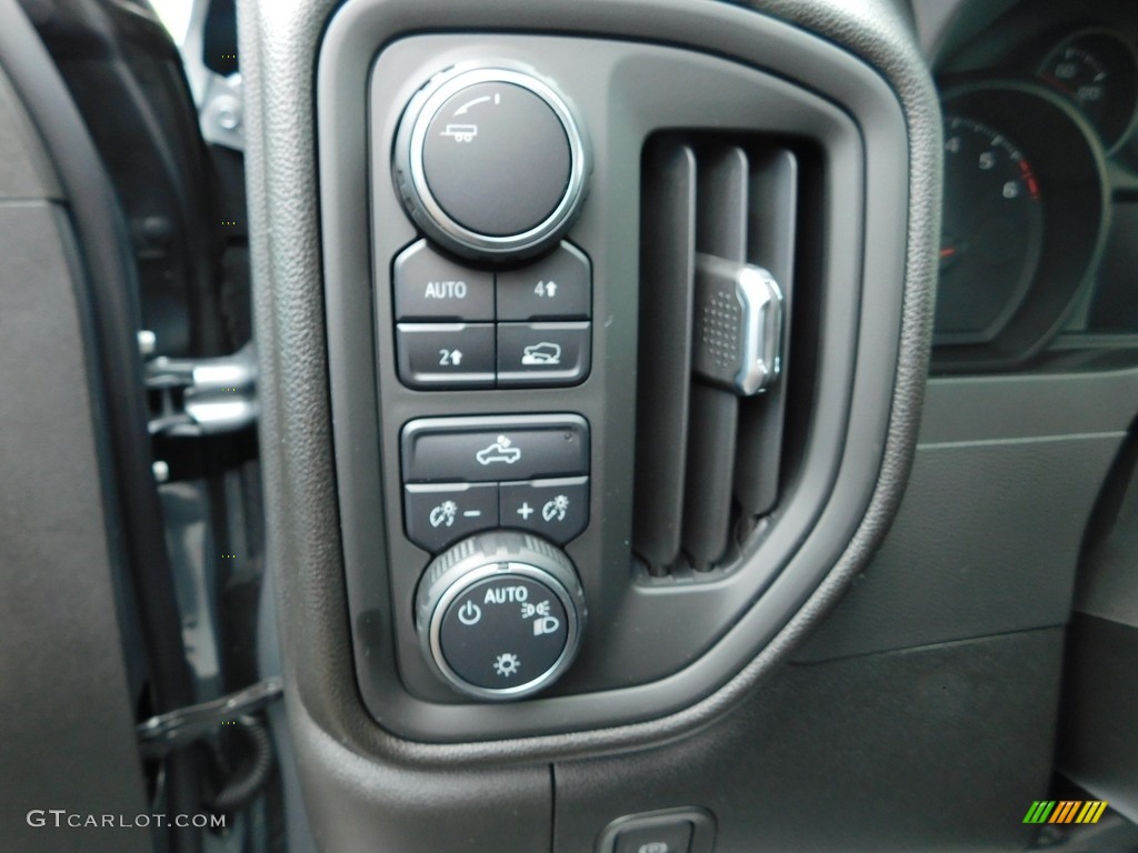 2024 Chevrolet Silverado 1500 Custom Crew Cab 4x4 Controls Photo #146669039